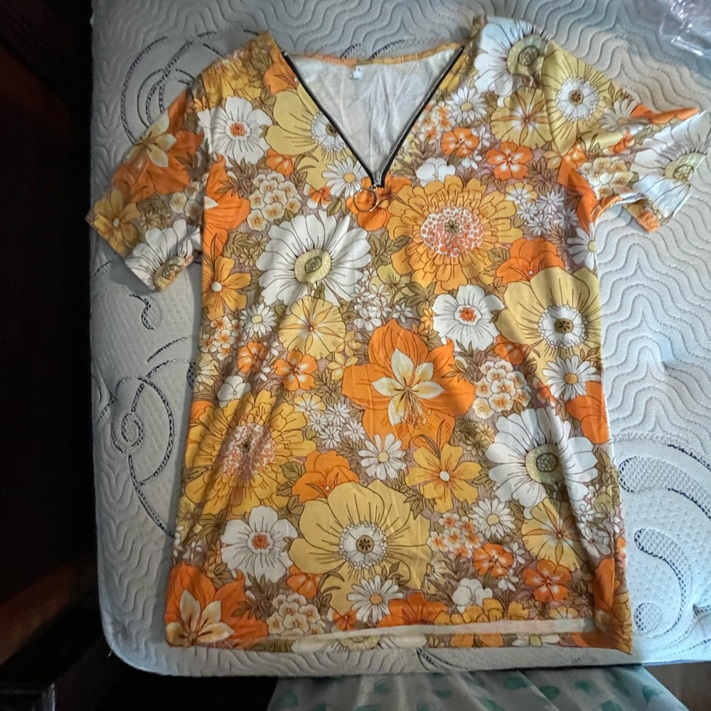 Ladies Top/Shirt